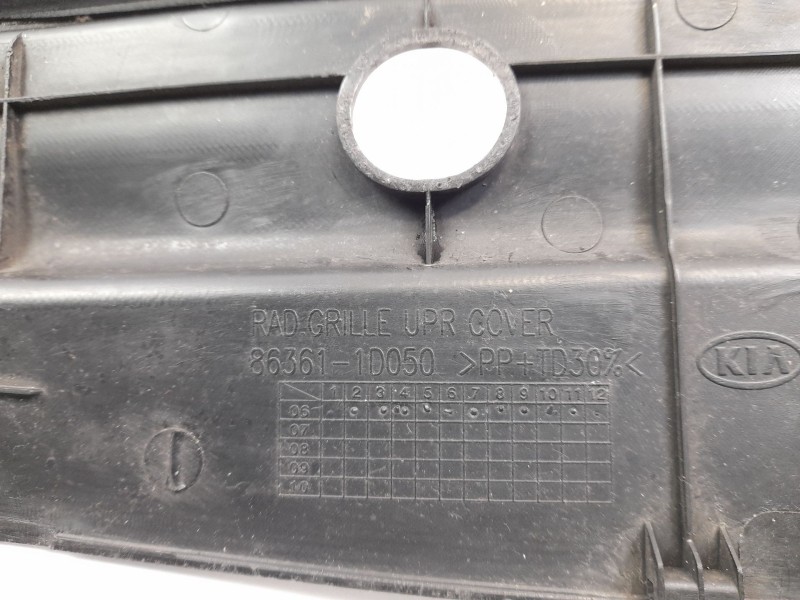 Recambio de moldura para kia carens iii monospace un 2.0 crdi referencia OEM IAM 863611D050  