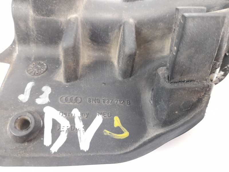 Recambio de moldura para audi tt (8n3/8n9) 1.8 t coupe (132kw) referencia OEM IAM 8N0837712B  