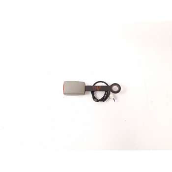 ENGANCHE CINTURON SEGURIDAD DELANTERO IZQUIERDO 