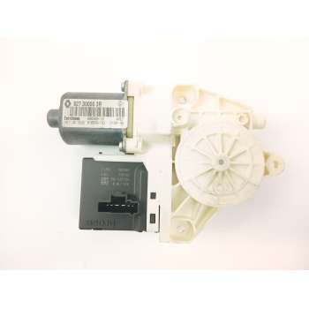 MOTOR ELEVALUNAS TRASERO DERECHO 827300003R 