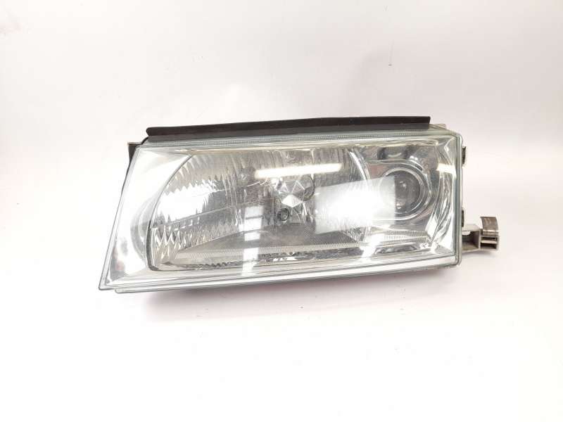 FARO IZQUIERDO 1U1941015E YU3X13006