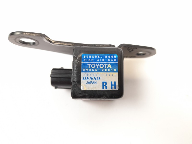 Recambio de sensor de impacto para toyota celica (t23) 1.8 referencia OEM IAM 8986520010  1876003940