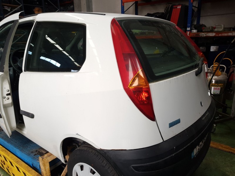 fiat punto berlina (188) del año 2000