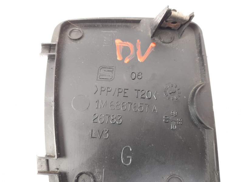 Recambio de moldura para seat leon (1m1) 1.9 tdi referencia OEM IAM 1M6867657A  