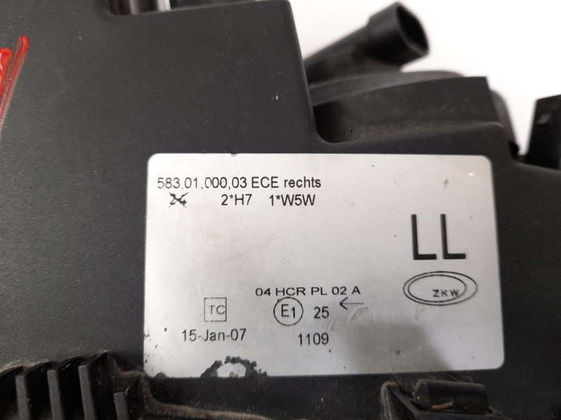 Recambio de faro derecho para bmw serie 3 touring (e46) 320d referencia OEM IAM 5830100003  