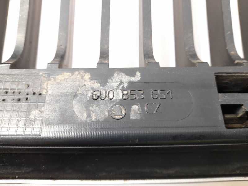 Recambio de rejilla delantera para skoda felicia ii (6u1) 1.9 d referencia OEM IAM 6U0853651  00101115013