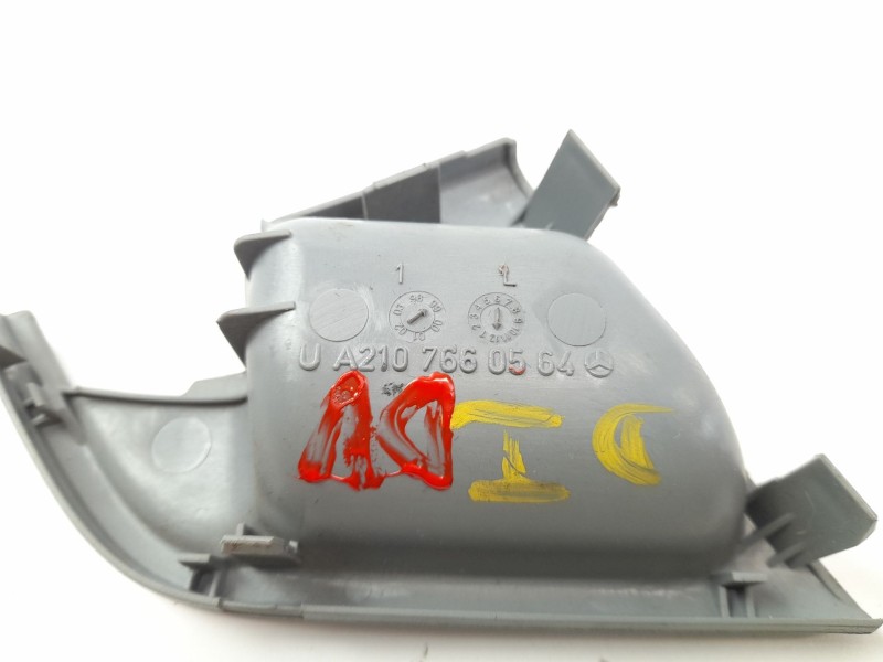 Recambio de moldura para mercedes-benz clase e (w210) e 280 (210.063) referencia OEM IAM A2107660564  