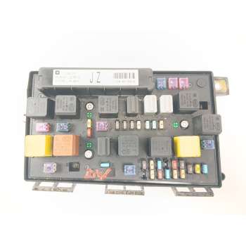 CAJA RELES / FUSIBLES 13250231 