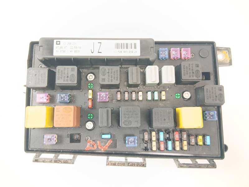 CAJA RELES / FUSIBLES 13250231 