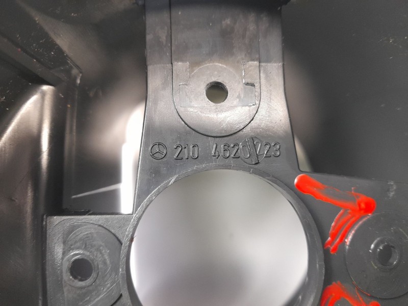 Recambio de moldura para mercedes-benz clase e (w210) e 280 (210.063) referencia OEM IAM 2104620223  