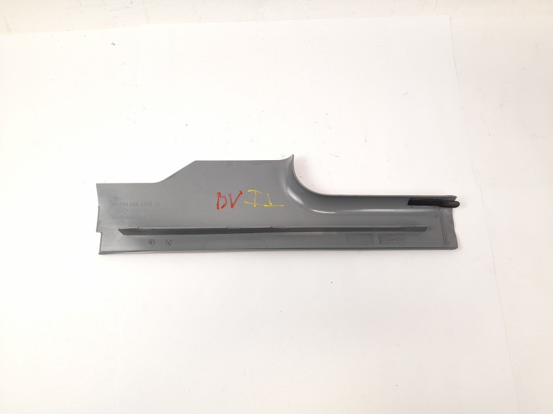 Recambio de moldura para mercedes-benz clase e (w210) e 280 (210.063) referencia OEM IAM 2106802535  