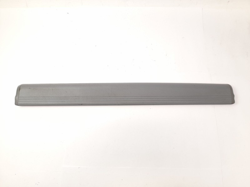 Recambio de moldura para mercedes-benz clase e (w210) e 280 (210.063) referencia OEM IAM 2106802135  