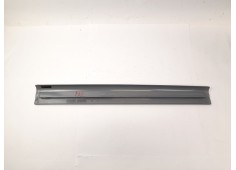 Recambio de moldura para mercedes-benz clase e (w210) e 280 (210.063) referencia OEM IAM 2106802235   2