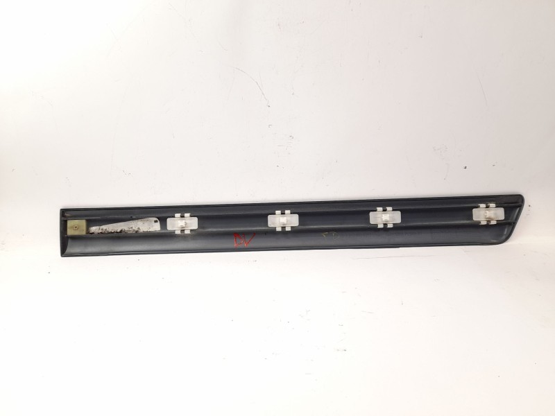 Recambio de moldura para mercedes-benz clase e (w210) e 280 (210.063) referencia OEM IAM A2106909262  