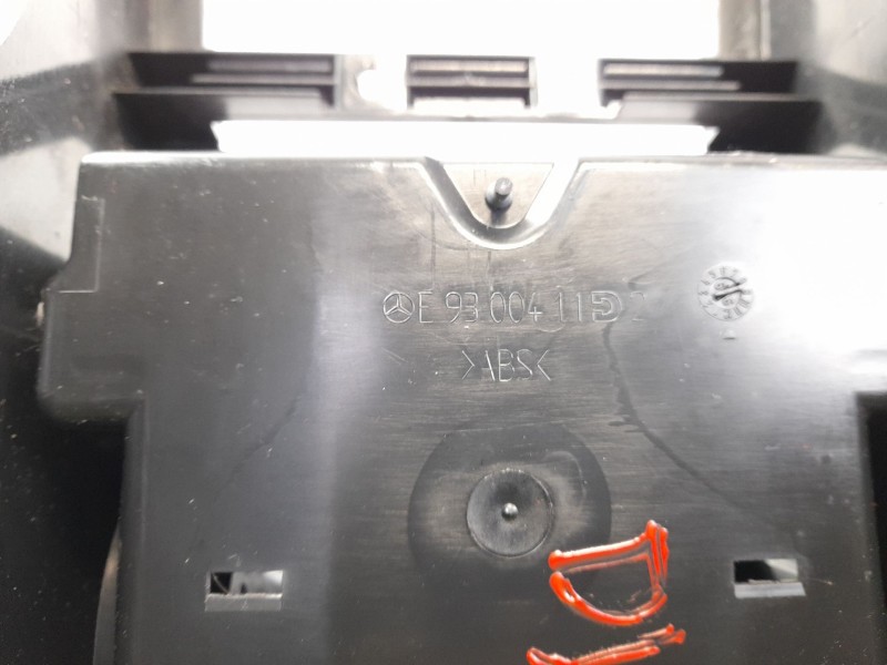 Recambio de consola central para mercedes-benz clase e (w210) e 280 (210.063) referencia OEM IAM E9300411  