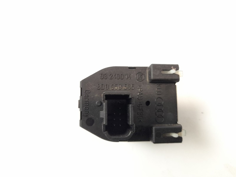 Recambio de mando retrovisor para audi a4 berlina (b5) 1.9 tdi referencia OEM IAM 8D0959565  03240014