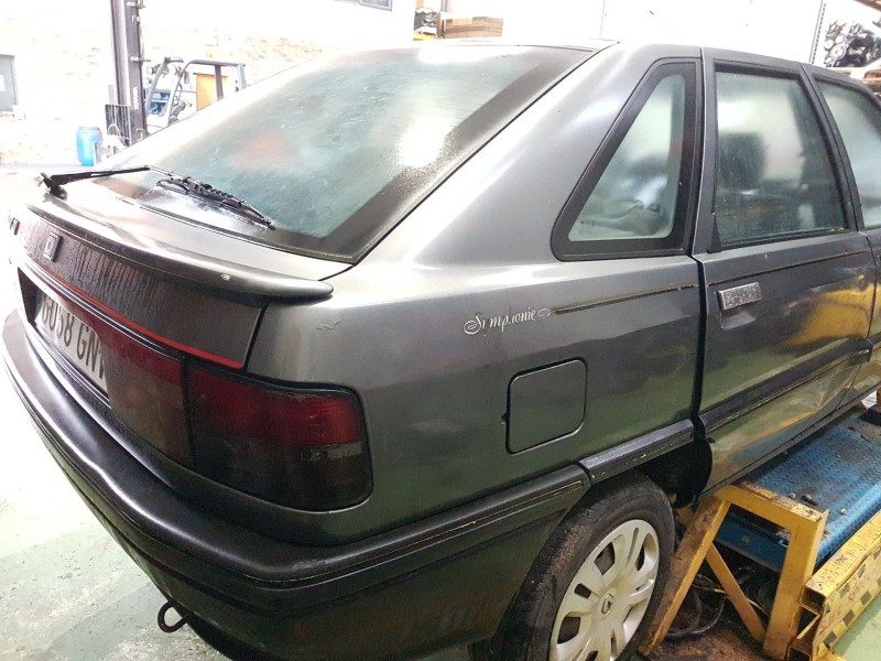 renault 21 sedán (l48_) del año 1990