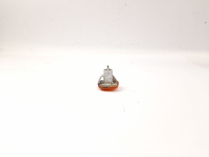 Recambio de piloto lateral izquierdo para audi a4 berlina (b5) 1.9 tdi referencia OEM IAM 4D0949101  
