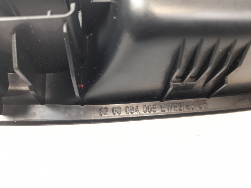 Recambio de moldura para renault clio ii (bb_/cb_) 1.5 dci (b/cb07) referencia OEM IAM 8200084005  