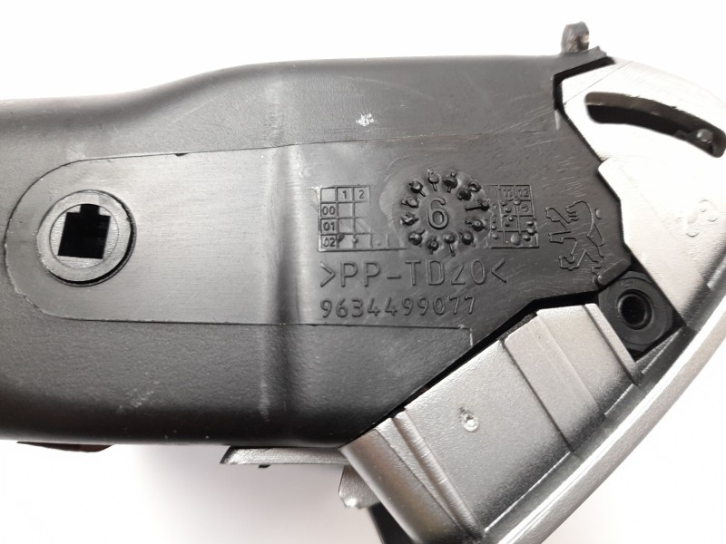 Recambio de rejilla del aire delantera derecha para peugeot 307 5p xs+hdi referencia OEM IAM 9634499077  