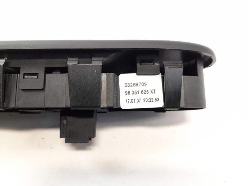 Recambio de mando elevalunas delantero derecho para peugeot 307 5p xs+hdi referencia OEM IAM 96351625XT  53269709