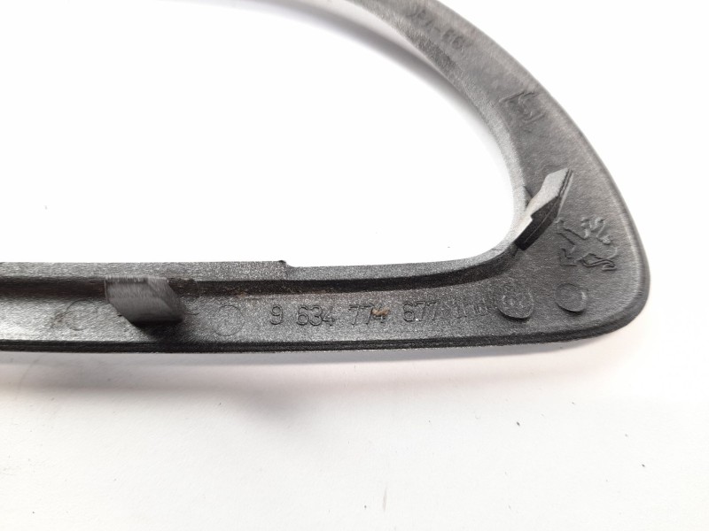 Recambio de moldura para peugeot 307 5p xs+hdi referencia OEM IAM 9634774677  