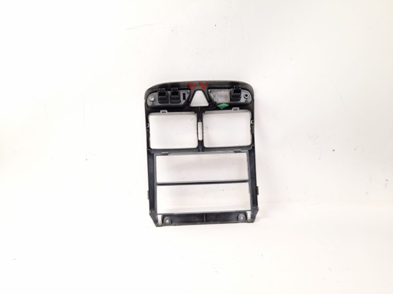 Recambio de moldura para peugeot 307 5p xs+hdi referencia OEM IAM 9634505077  M33906