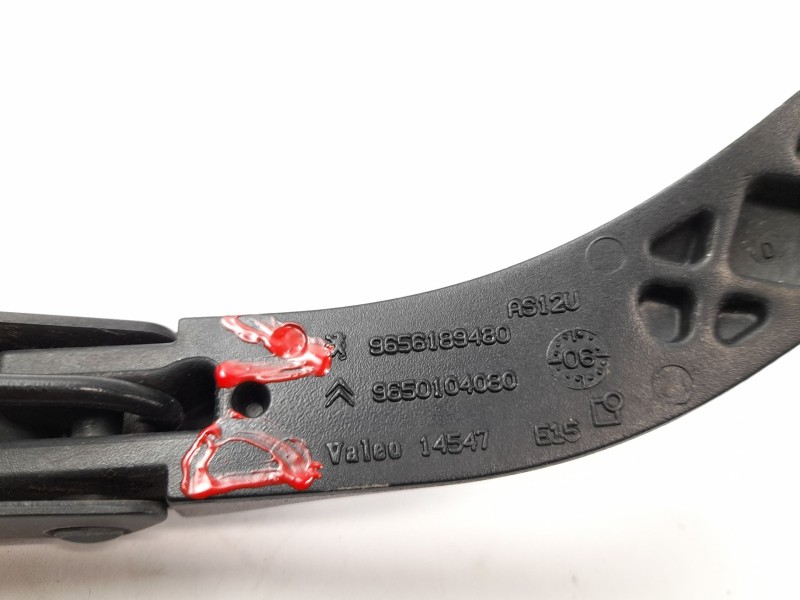 Recambio de brazo limpia delantero derecho para peugeot 307 5p xs+hdi referencia OEM IAM 9656189480  9650104080