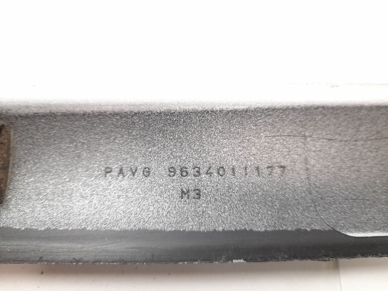 Recambio de moldura para peugeot 307 5p xs+hdi referencia OEM IAM 9634011177  