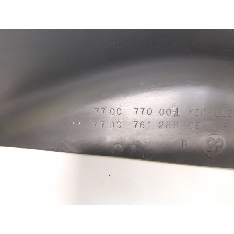 Recambio de moldura para renault super 5 (b/c40_) 1.1 (b/c/401) referencia OEM IAM 7700761288  7700770001