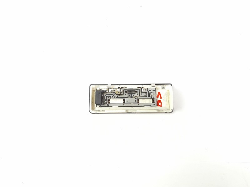Recambio de luz interior para bmw serie 3 touring (e46) 320d referencia OEM IAM 63318364928  