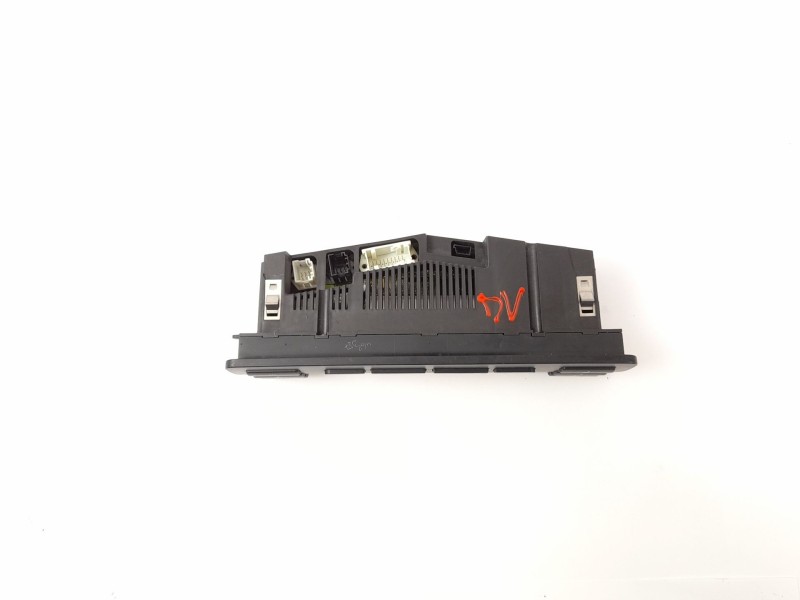Recambio de mando climatizador para bmw serie 3 touring (e46) 320d referencia OEM IAM 64116931601  5HB00773826