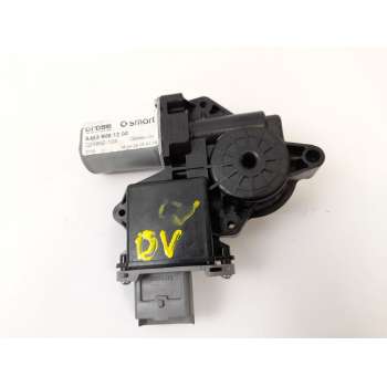 MOTOR ELEVALUNAS DELANTERO DERECHO A4539061200 