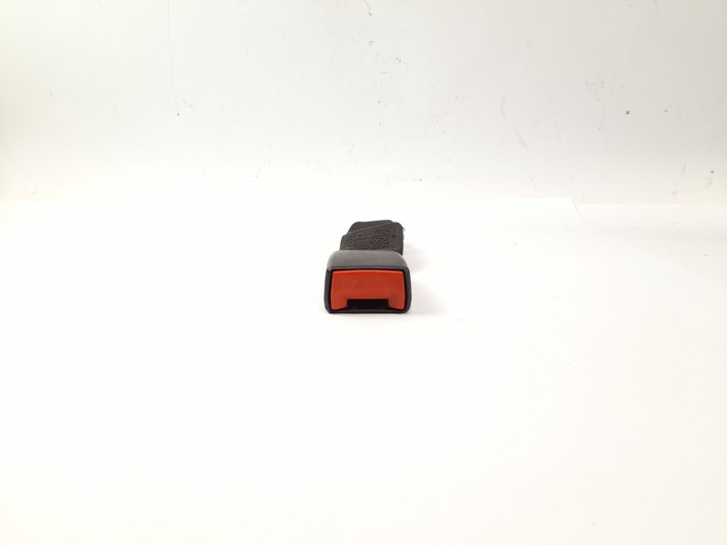 Recambio de enganche cinturon seguridad trasero izquierdo para bmw serie 3 touring (e46) 320d referencia OEM IAM 7000403  