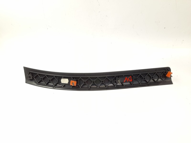 Recambio de moldura para bmw serie 3 touring (e46) 320d referencia OEM IAM 8196102  
