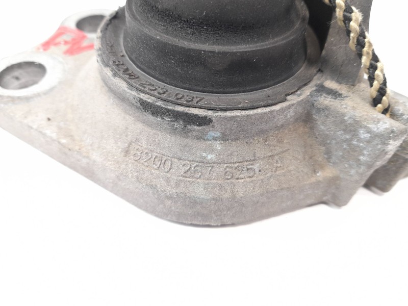 Recambio de soporte motor derecho para renault kangoo (f/kc0) alize referencia OEM IAM 8200267625A  8200253037