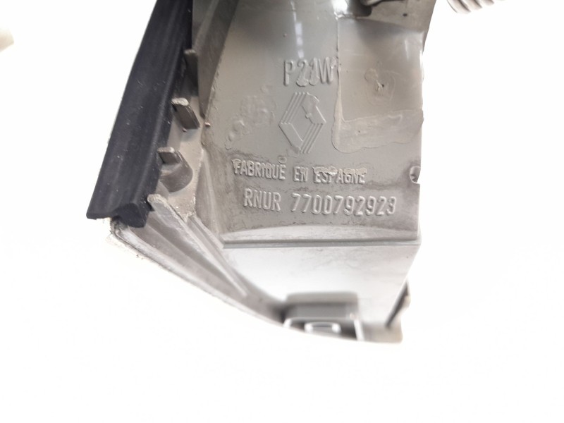 Recambio de piloto delantero izquierdo para renault 21 sedán (l48_) 1.7 (l48e) referencia OEM IAM 7700792923  