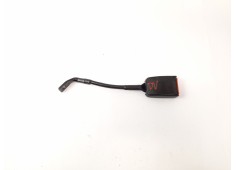 Recambio de enganche cinturon seguridad delantero derecho para renault 21 sedán (l48_) 1.7 (l48e) referencia OEM IAM 765758D  