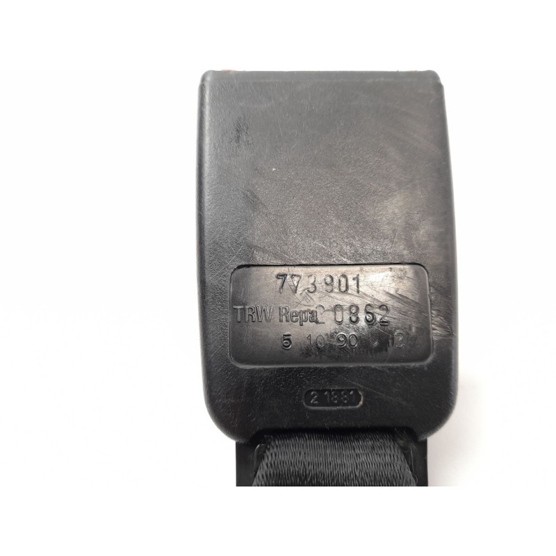 Recambio de enganche cinturon seguridad trasero izquierdo para renault 21 sedán (l48_) 1.7 (l48e) referencia OEM IAM 773901  