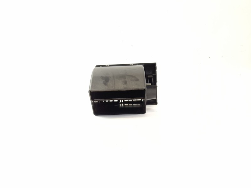 Recambio de rejilla del aire delantera central para renault 21 sedán (l48_) 1.7 (l48e) referencia OEM IAM 7700786106  
