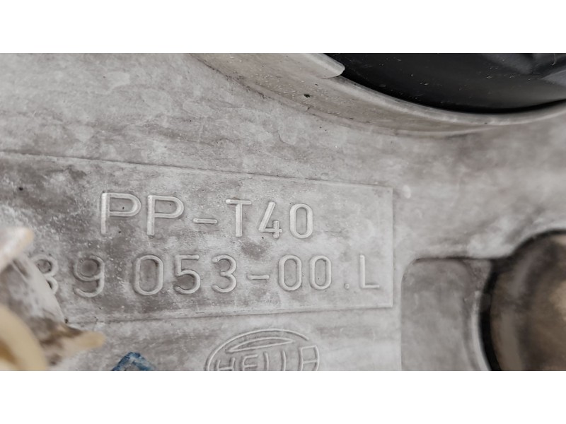 Recambio de faro izquierdo para volkswagen vento (1h2) 1.9 td referencia OEM IAM 13905300L  