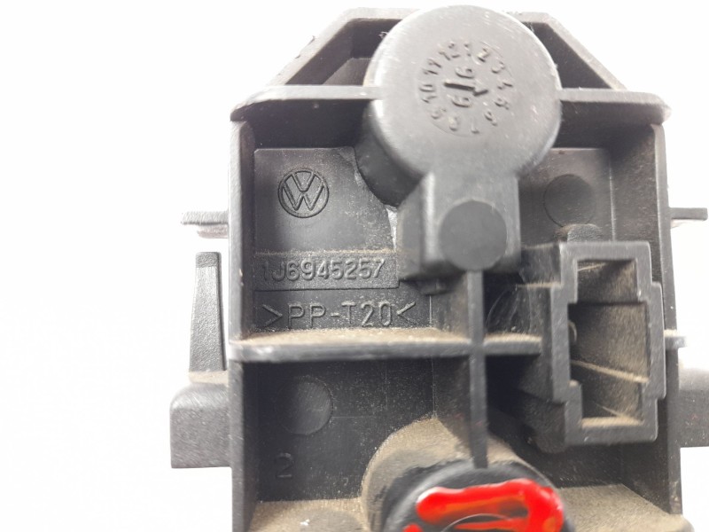 Recambio de portalamparas para volkswagen golf iv berlina (1j1) 1.9 tdi referencia OEM IAM 1J6945257  