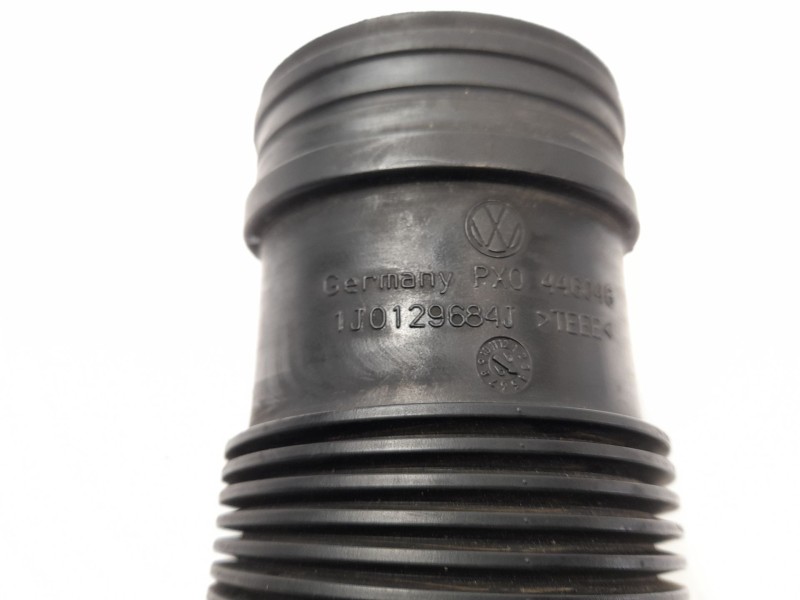 Recambio de tubo admision para volkswagen golf iv berlina (1j1) 1.9 tdi referencia OEM IAM 1J0129684J  PX0446046