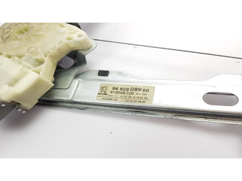 Recambio de elevalunas delantero izquierdo para peugeot 3008 1.6 hdi fap referencia OEM IAM 9682808980  