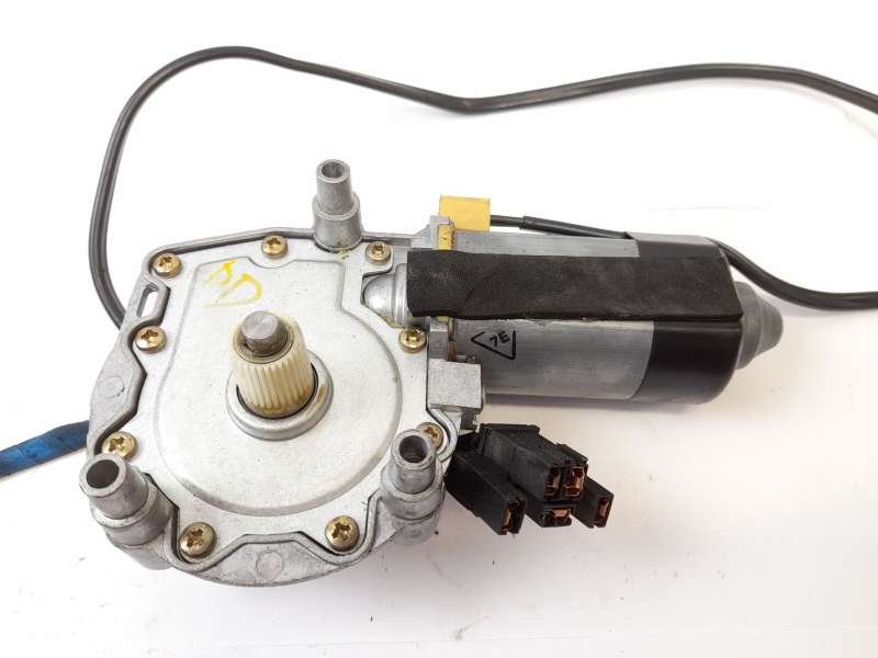MOTOR ELEVALUNAS DELANTERO DERECHO 0531826101 