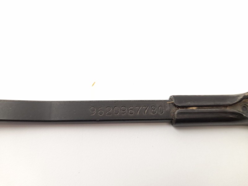 Recambio de brazo limpia trasero para peugeot 106 (s2) sketch referencia OEM IAM 9620967780  