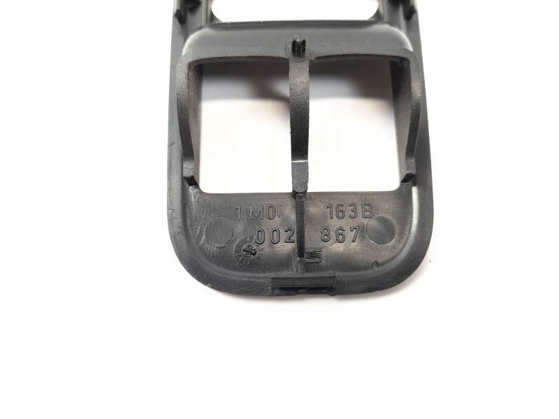 Recambio de moldura para seat leon (1m1) 1.6 16v referencia OEM IAM 1M0163B  