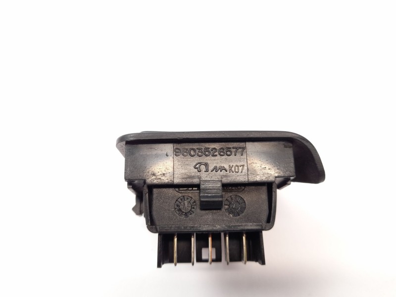 Recambio de mando elevalunas delantero derecho para citroën zx 1.9 d referencia OEM IAM 9603526577  