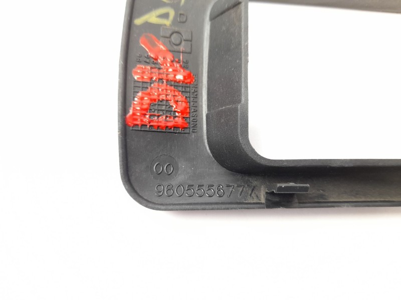 Recambio de moldura para citroën zx 1.9 d referencia OEM IAM 9605556777  