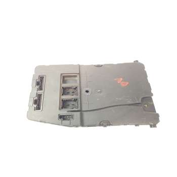 CAJA RELES / FUSIBLES 8200780018A 